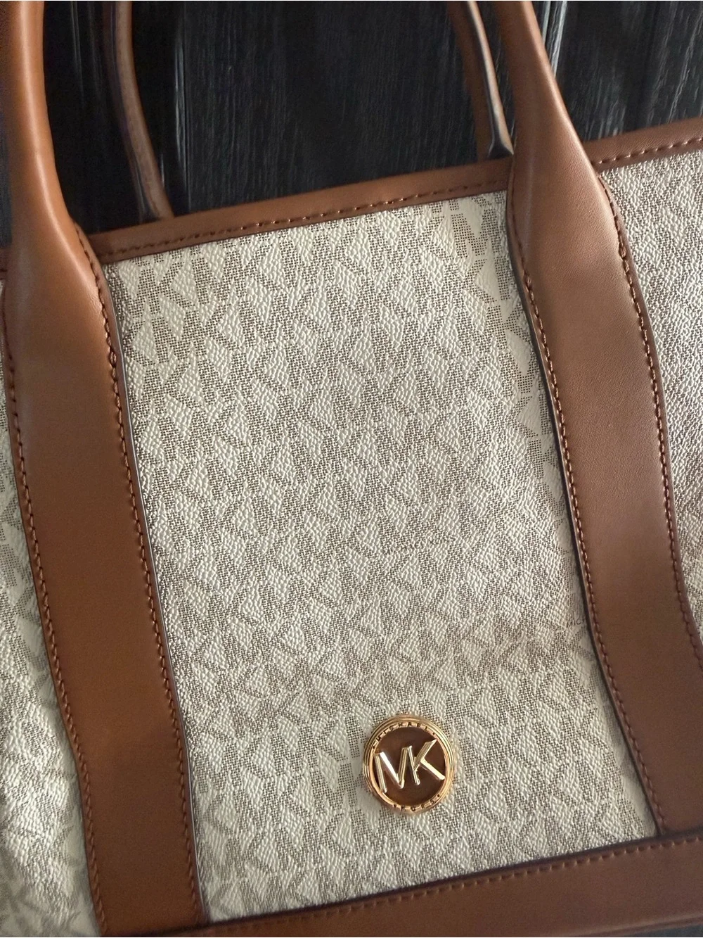 MICHAEL KORS NWT LUISA MEDIUM SIGNATURE LOGO SATCHEL Style #30R4G99S2V